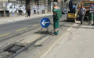 Sanirane rupe oko tramvajskih šina na dionici od Drvenije do Vijećnice